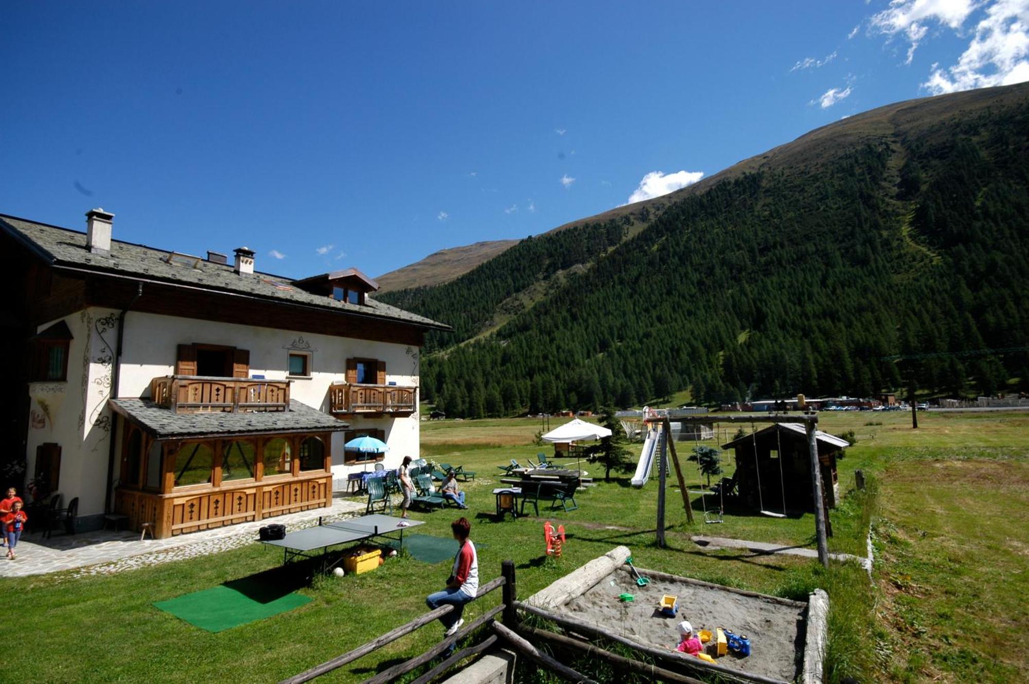 Art Apartments Casa Lapis Livigno Exterior photo